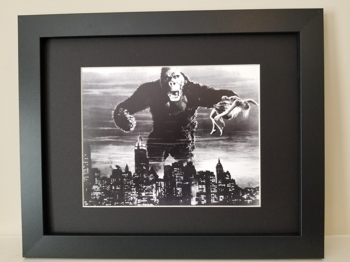 King Kong Unframed 8x10 Photo.Printed on High Gloss Card Stock.