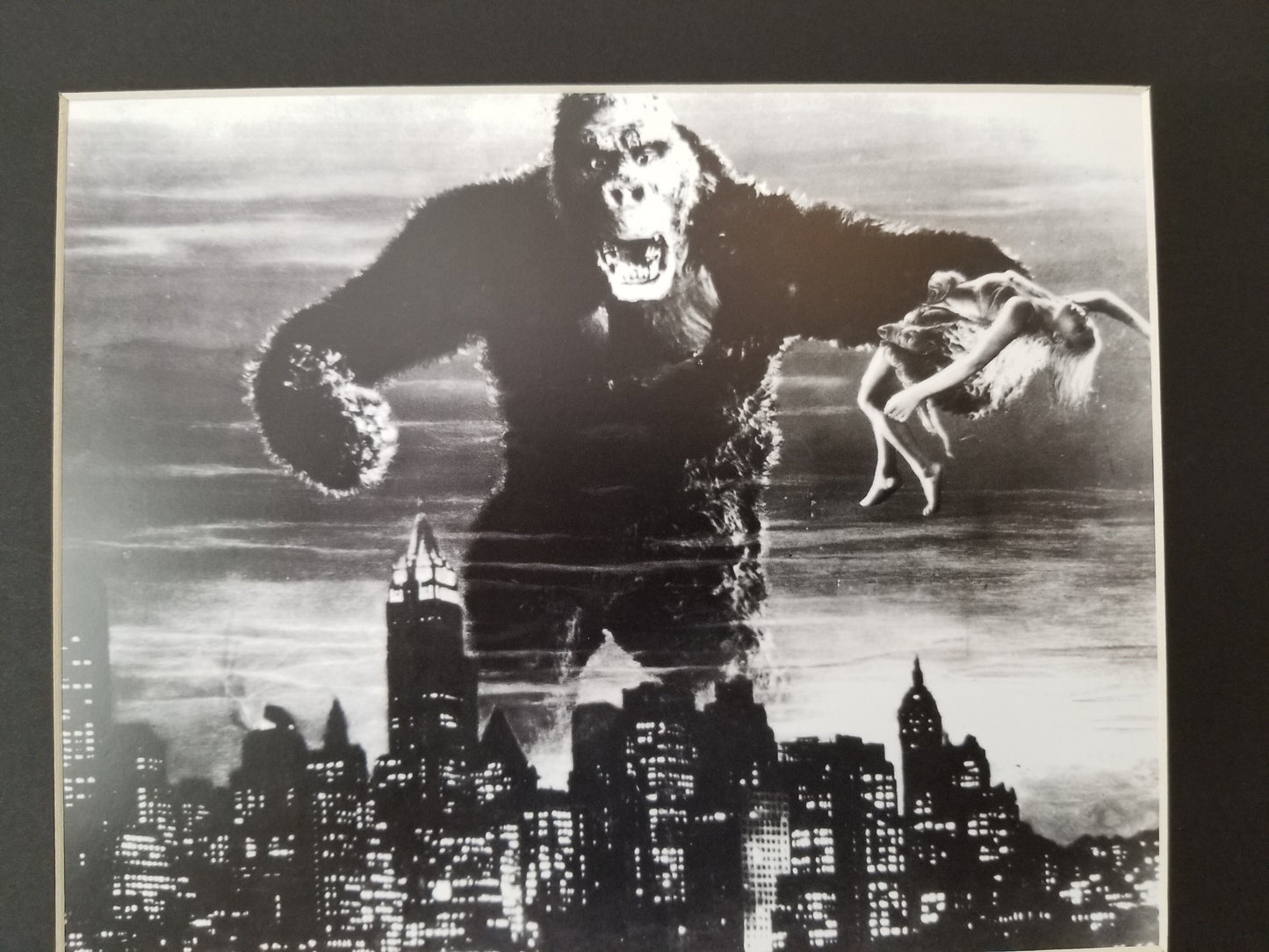 King Kong Unframed 8x10 Photo.Printed on High Gloss Card Stock.