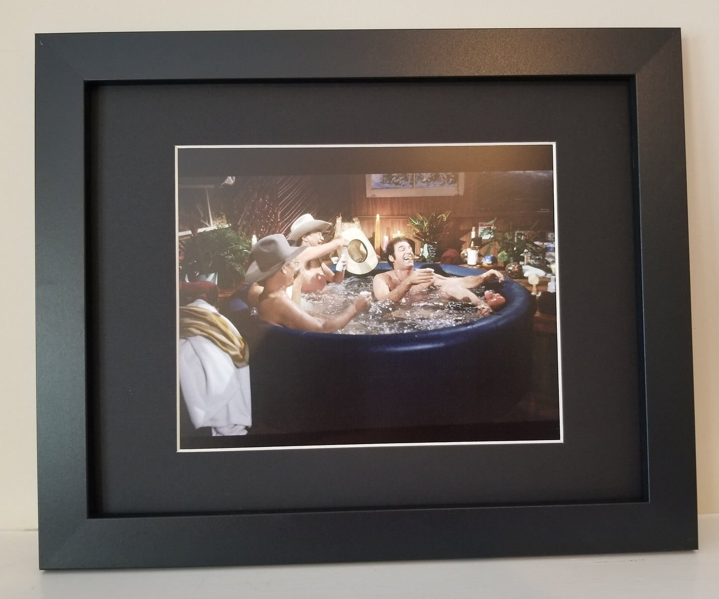 Seinfeld,Hot Tub with Kramer Unframed 8x10 Photo.Printed on High Gloss Card Stock.